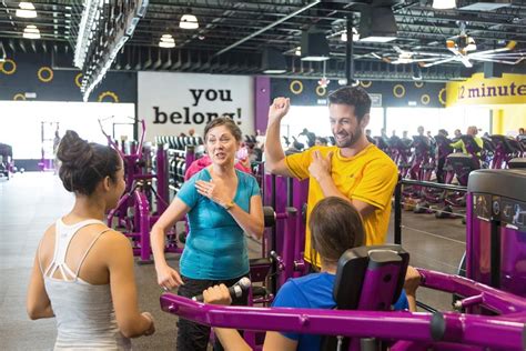Planet fitness employee reviews - Desk Clerk, Gym Maintenance (Current Employee) - Charlotte, NC - December 27, 2017. Planet Fitness is a relaxed job with easy to follow guidelines. The managers are easy to work with. There are chances to work your way up in the company which depends on where you work and the managers discretion. Pros.
